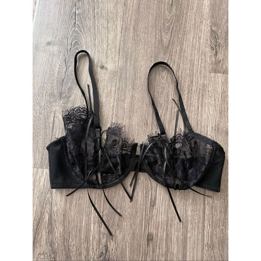 Frederick’s bra of Hollywood 73120 Lace Sexy Women’s size 34B